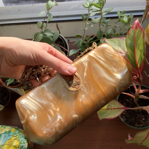 3/20$⭐️plastic golden purse - Picture 1 of 14